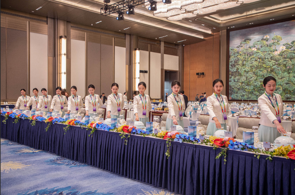 宴会服务团队 image