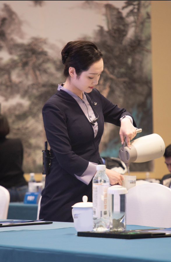 “青会飞鸿” 国宾服务团队 image