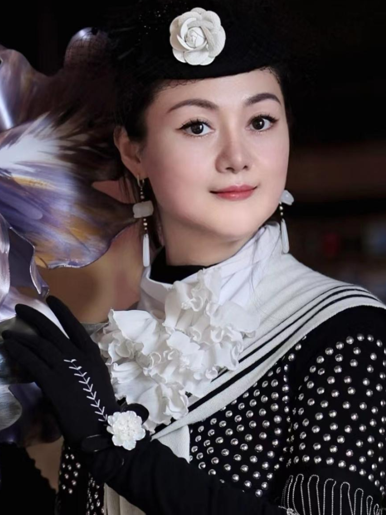 【冬季展讯】青岛国际会议中心——易象美学·艺术交流展今日启幕 图片