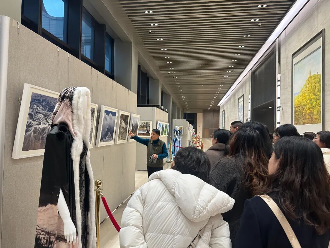 “青会艺境沙龙”第二期摄影讲座圆满落幕，助力摄影爱好者共赴艺术新境 图片